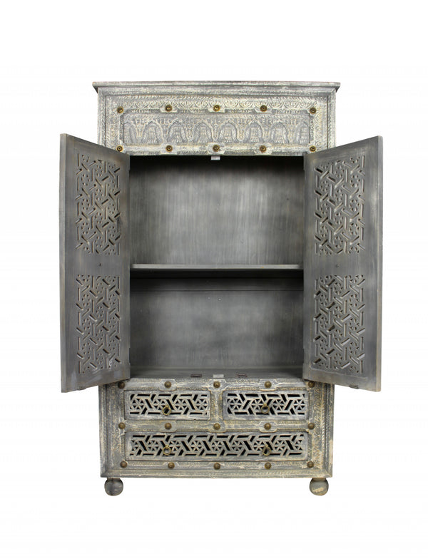 Homeroots 42" Aged Gray Solid Wood Three Drawer Gentleman's Chest  Solid Wood 489221