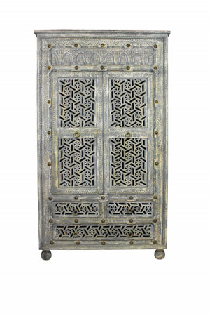 Homeroots 42" Aged Gray Solid Wood Three Drawer Gentleman's Chest  Solid Wood 489221