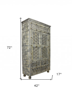 Homeroots 42" Aged Gray Solid Wood Three Drawer Gentleman's Chest  Solid Wood 489221