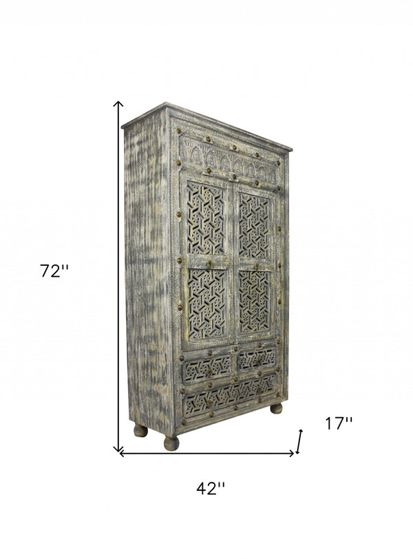 Homeroots 42" Aged Gray Solid Wood Three Drawer Gentleman's Chest  Solid Wood 489221