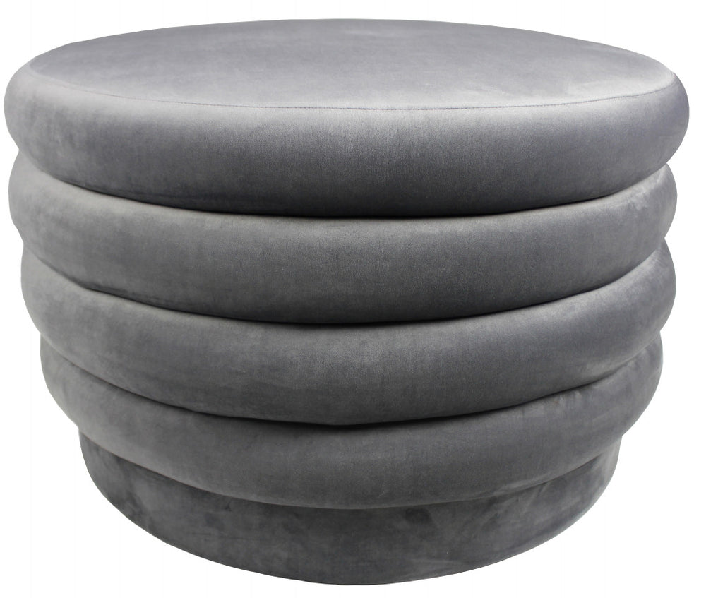 Homeroots 31" Gray Velvet Tufted Round Cocktail Ottoman   489296