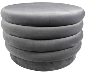 Homeroots 31" Gray Velvet Tufted Round Cocktail Ottoman   489296
