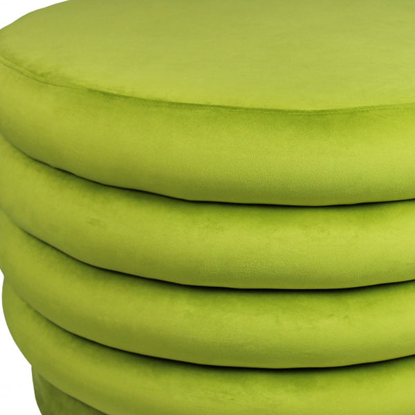 Homeroots 31" Green Velvet Tufted Round Cocktail Ottoman   489298