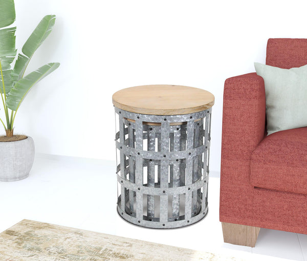 Homeroots Set Of Two 19" Gray And Brown Solid Wood And Steel Round Nested Tables   489326