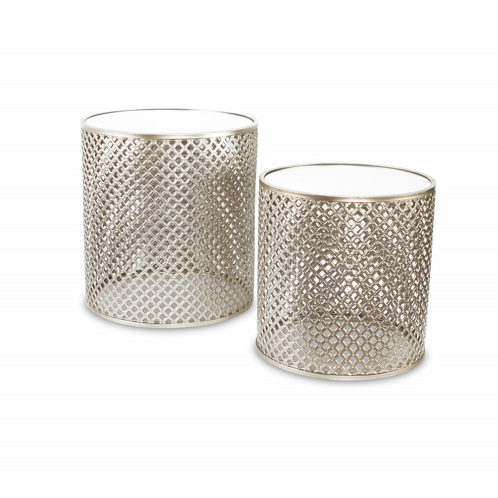 Homeroots Set Of Two 21" Silver And White Mirrored Round Mirrored Nested Tables   489333