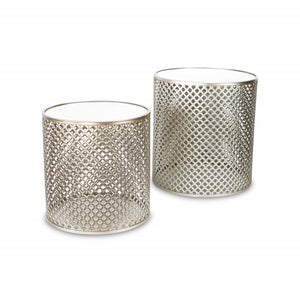 Homeroots Set Of Two 21" Silver And White Mirrored Round Mirrored Nested Tables   489333