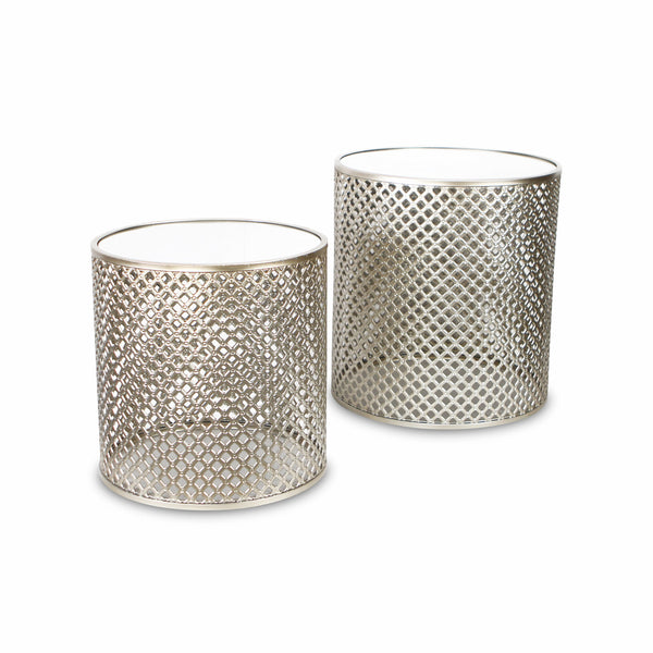 Homeroots Set Of Two 21" Silver And White Mirrored Round Mirrored Nested Tables   489333