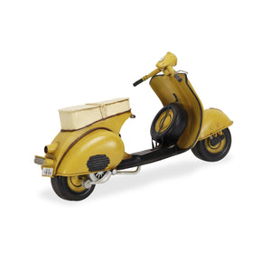 Homeroots 9" Yellow And Black Metal Hand Painted 1959 Yellow Scooter Model Motorcycle  Metal 489435