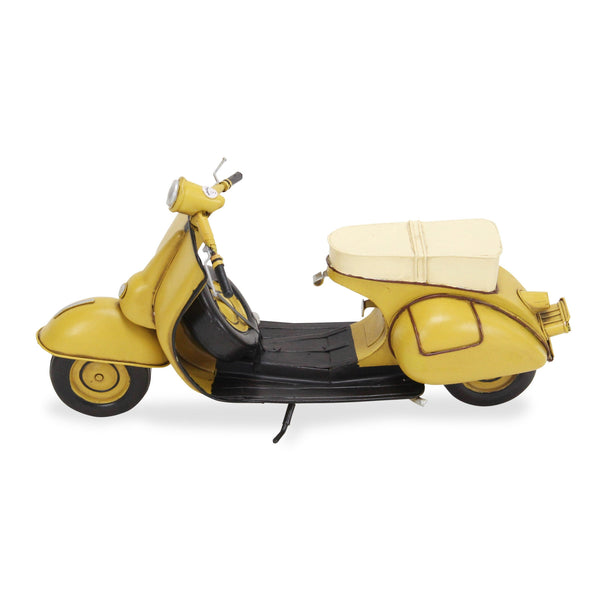 Homeroots 9" Yellow And Black Metal Hand Painted 1959 Yellow Scooter Model Motorcycle  Metal 489435