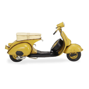 Homeroots 9" Yellow And Black Metal Hand Painted 1959 Yellow Scooter Model Motorcycle  Metal 489435