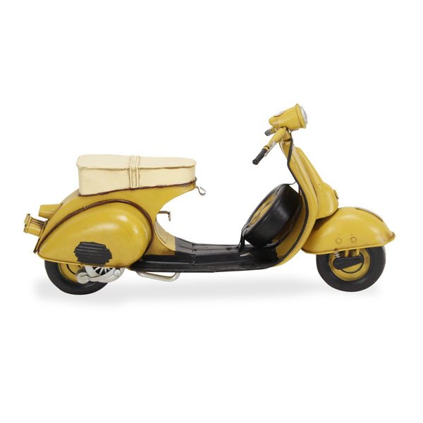 Homeroots 9" Yellow And Black Metal Hand Painted 1959 Yellow Scooter Model Motorcycle  Metal 489435