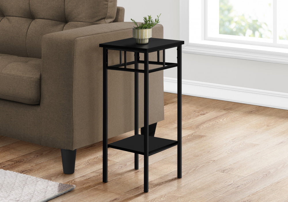 Homeroots 28" Black Square End Table With Shelf   489659