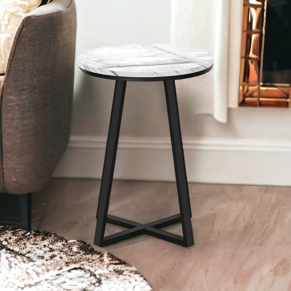 Homeroots 22" Black And White Round End Table   489671