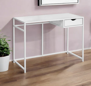 Homeroots 42" White Computer Desk   489827