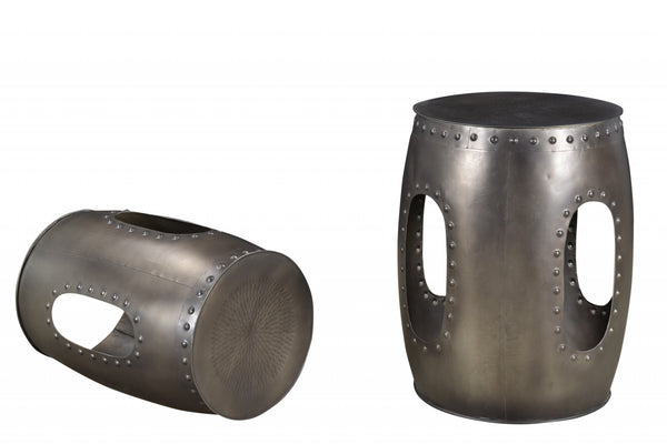 Homeroots 20" Nickel Iron Round End Table   490140