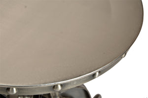 Homeroots 21" Silver Metal And Iron Round End Table   490141