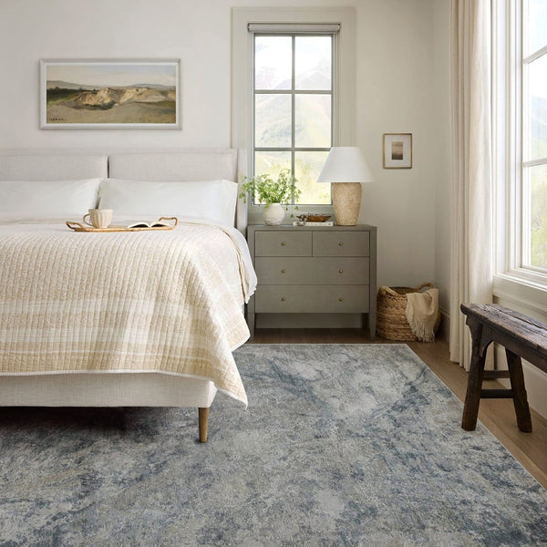 HomeRoots 5' X 8' Blue And Gray Abstract Area Rug - Stylish, Durable, Stain-Resistant for High-Traffic Homes 490431