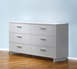 Homeroots 63" White Six Drawer Double Dresser  Manufactured Wood 490463