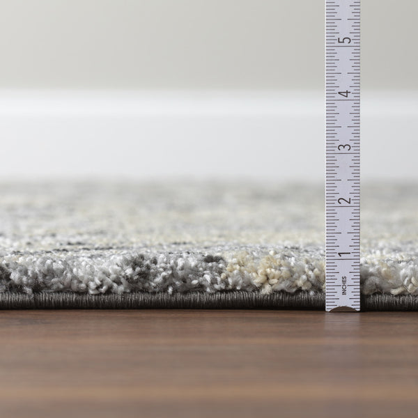 Homeroots 8' X 11' Grey Diamond Area Rug  Polypropylene 491615