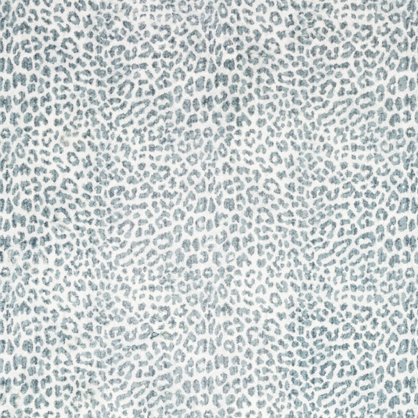 Homeroots 5' X 8' Grey Leopard Print Shag Handmade Non Skid Area Rug  Polyester 491658