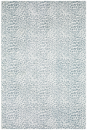 Homeroots 8' X 8' Grey Leopard Print Round Shag Handmade Non Skid Area Rug  Polyester 491660