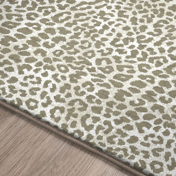 Homeroots 3' X 5' Beige And Cream Leopard  Print Shag Handmade Non Skid Area Rug  Polyester 491675