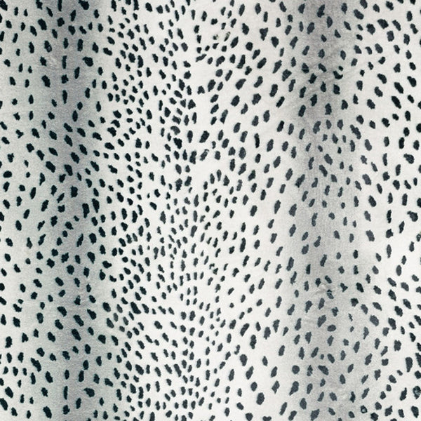 Homeroots 5' X 8' Black Gazelle Print Shag Handmade Non Skid Area Rug  Polyester 491694