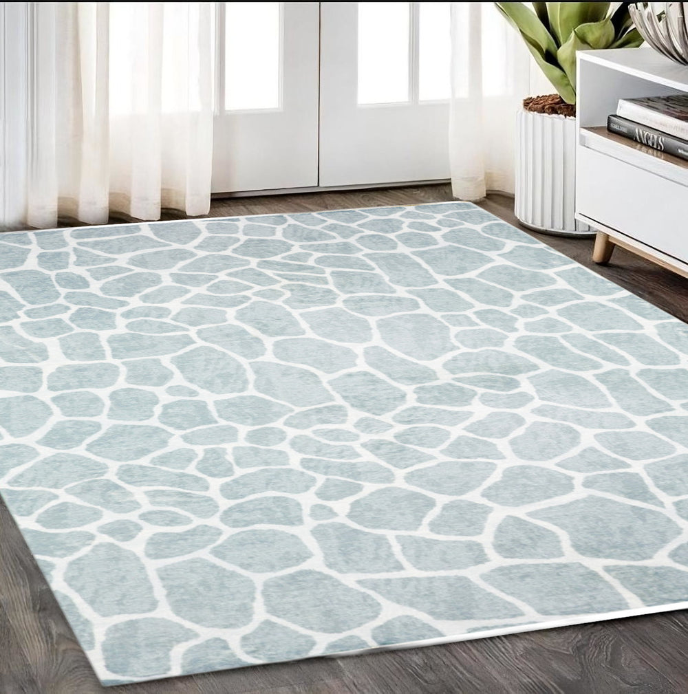 Homeroots 5' X 8' Gray And Ivory Animal Print Handmade Non Skid Area Rug  Polyester 491712