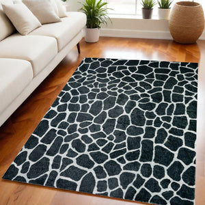 Homeroots 5' X 8' Black And White Croc Print Shag Handmade Non Skid Area Rug  Polyester 491718