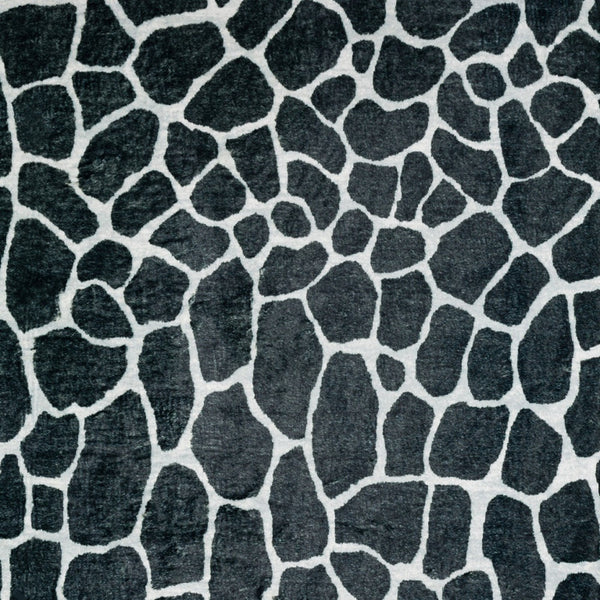 Homeroots 5' X 8' Black And White Croc Print Shag Handmade Non Skid Area Rug  Polyester 491718