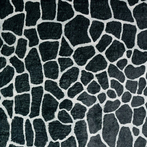 Homeroots 8' X 8' Black And White Croc Round Shag Handmade Non Skid Area Rug  Polyester 491720