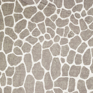 Homeroots 8' X 8' Beige Round Giraffe Print Shag Handmade Non Skid Area Rug  Polyester 491726