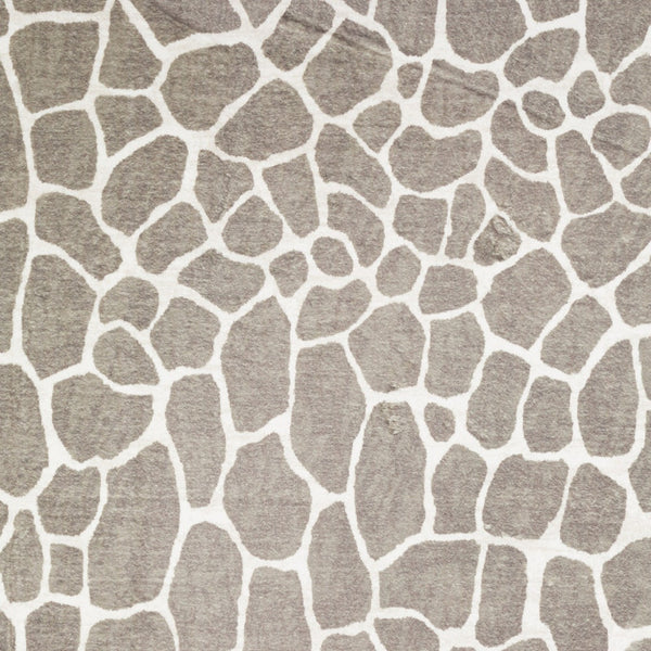 Homeroots 8' X 8' Beige Round Giraffe Print Shag Handmade Non Skid Area Rug  Polyester 491726