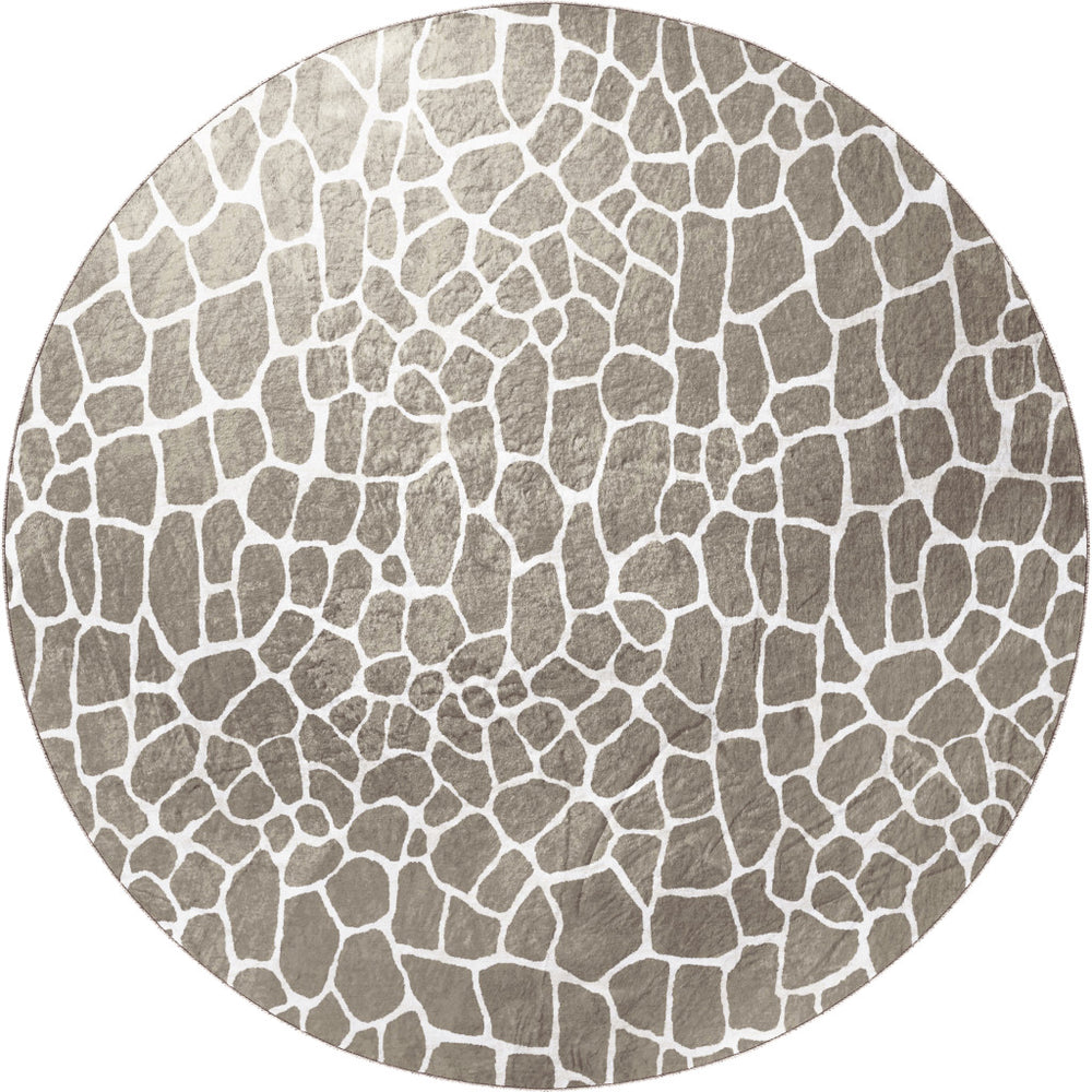 Homeroots 8' X 8' Beige Round Giraffe Print Shag Handmade Non Skid Area Rug  Polyester 491726