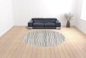 Homeroots 10' Ivory Round Ombre Tufted Handmade Area Rug  Polyester 491750