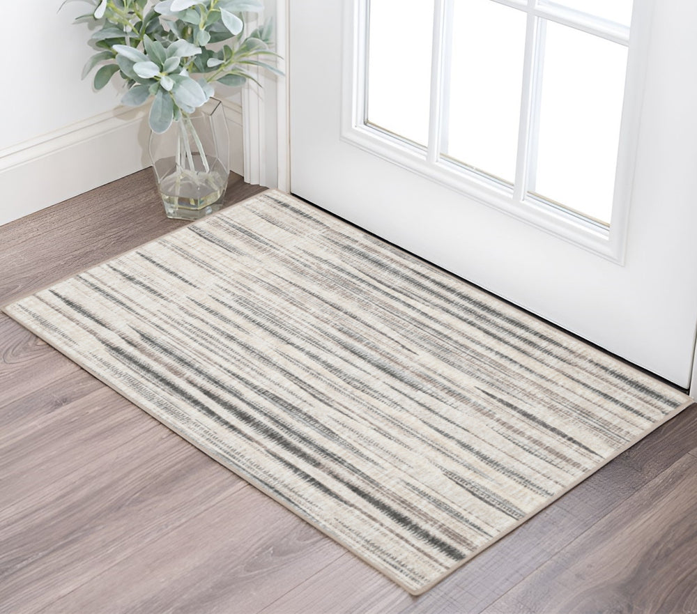 Homeroots 2' X 3' Ivory Ombre Tufted Handmade Area Rug - Stylish Accent For Living Spaces & Elegant Décor 2' X 3' Polyester 491751