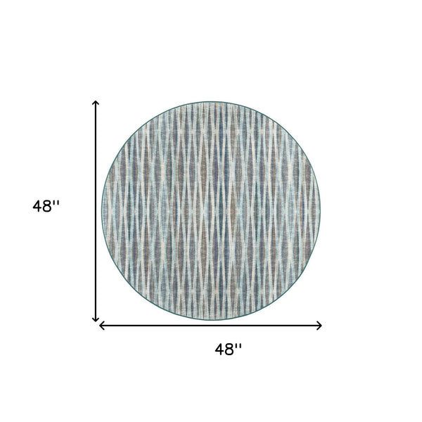 Homeroots 4' Blue Round Ombre Tufted Handmade Area Rug  Polyester 491766