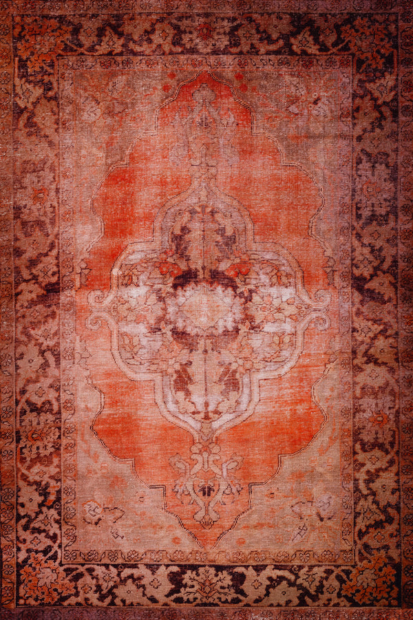 Homeroots 3' X 5' Red Oriental Distressed Non Skid Area Rug  Polyester 491820