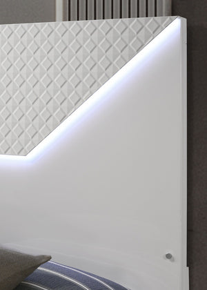 English Elm 3pc Queen Bedroom Set High Gloss White Led Headboard Glam Nightstands Chrome Accents B2741S00163