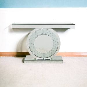 Homeroots 47" Silver Mirrored Glass Pedestal Console Table   499319