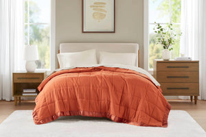 English Elm 1 Lightweight Down Alternative King Blanket with Satin Trim, Moisture-Resistant Microfiber, Quilted Comfort Orange 14.96 L x 7.87 W x 7.87 H B035P319519