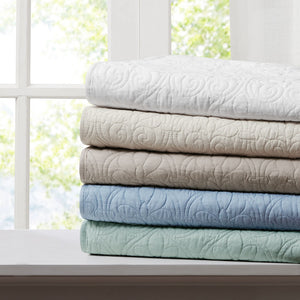 JLA Home Madison Park - Oversized Quilted Throw with Quebec Stitch Pattern, Plush Cotton Fill for Cozy Layering & Décor Texture Ivory MP50-2985