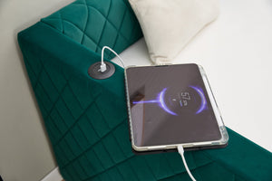 English Elm Emerald velvet daybed with diamond tufted pull-out trundle, modern sturdy frame, luxe guest bed for living spaces W1361S00033