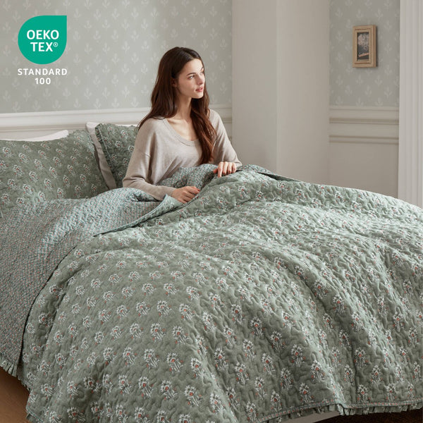 English Elm 3-piece Sage Green Ruffle Quilt Set Romantic Vermicelli Stitched Lightweight Bedding B035P408230