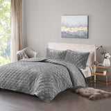 Intelligent Design Felicia Glam/Luxury Velvet Quilt Set ID13-2142 Grey