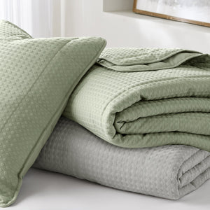 JLA Home Comfort Spaces - Waffle Quilted Texture Quilt Set – Lightweight, Oeko-Tex Certified Comfort with Breathable, Plush Feel Gray AM14-0366