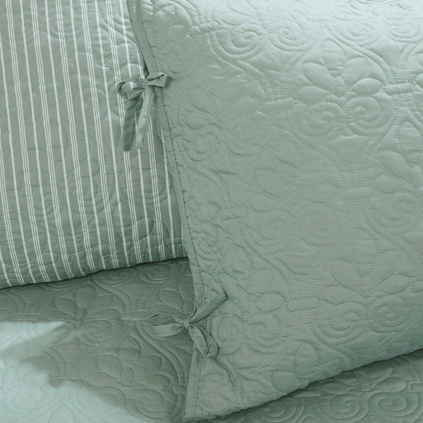 English Elm 6 Madison Park Quebec Daybed Cover Set Reversible Twin 6-Piece Cottage Quilted Microfiber with Antimicrobial Protection Seafoam 17.72 L x 15.75 W x 8.66 H B03597487