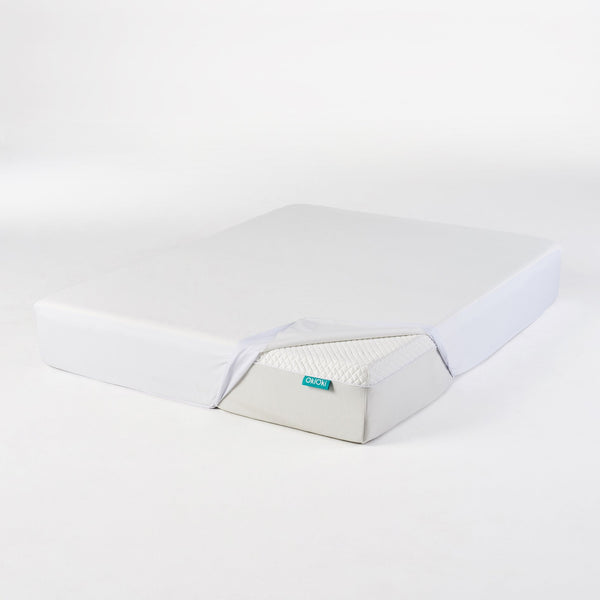 English Elm Christopher Knight Home® - OkiOki King Mattress Protector Cream White – Waterproof, Breathable, Plush Fit w/ Drawstring Up to 15" 69562.00-K