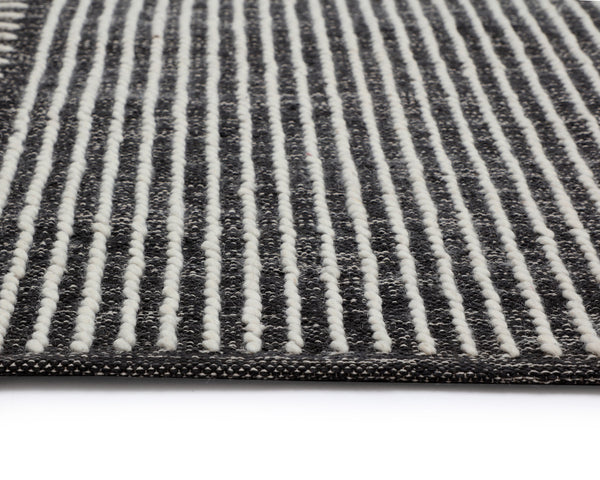 Sunpan Serene Hand-Woven Rug – Modern Black and White Cotton Blend, Artisanal Craftsmanship for Chic Spaces 5' X 8'