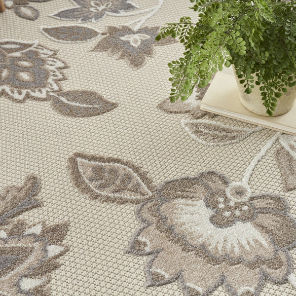 HomeRoots 9' Elegant Beige Floral Area Rug - Stain Resistant, Non-Skid, Perfect for High-Traffic Spaces 9' X 12' 505578